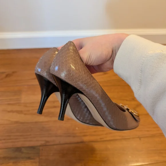 NEW Salvatore Ferragamo Pumps - Picture 5 of 5